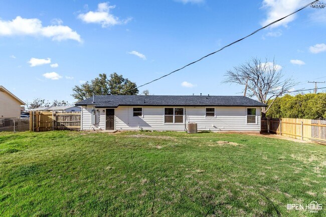 Building Photo - 3201 Cuba Ct