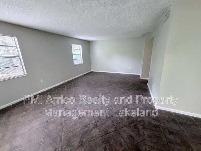 Building Photo - 3584 Raintree Cir