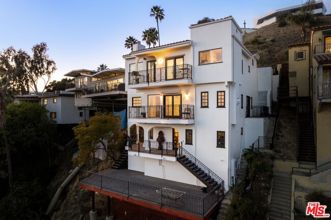 Building Photo - 6420 Quebec Dr