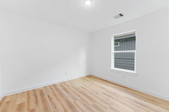 Building Photo - Brand New Home!