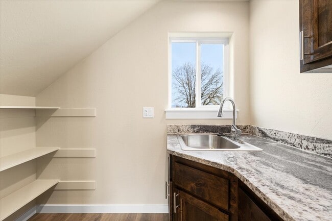 Building Photo - 7857 Houston Lp