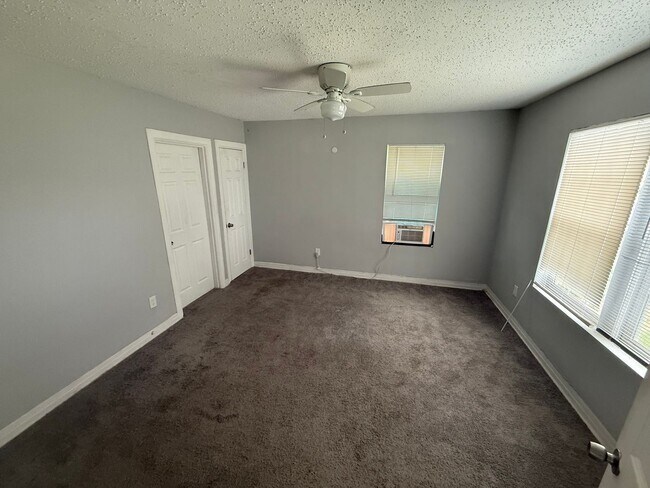 Building Photo - 1 Bedroom 1 bathroom house in North Lubbock!