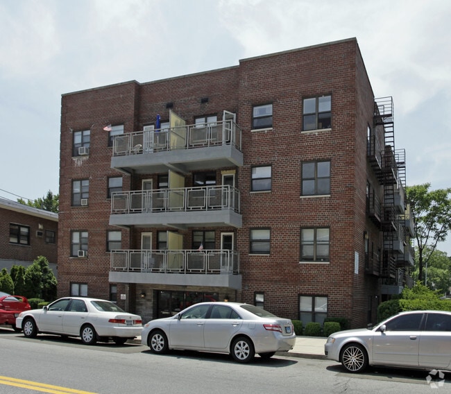 793 McLean Ave - Andria Manor