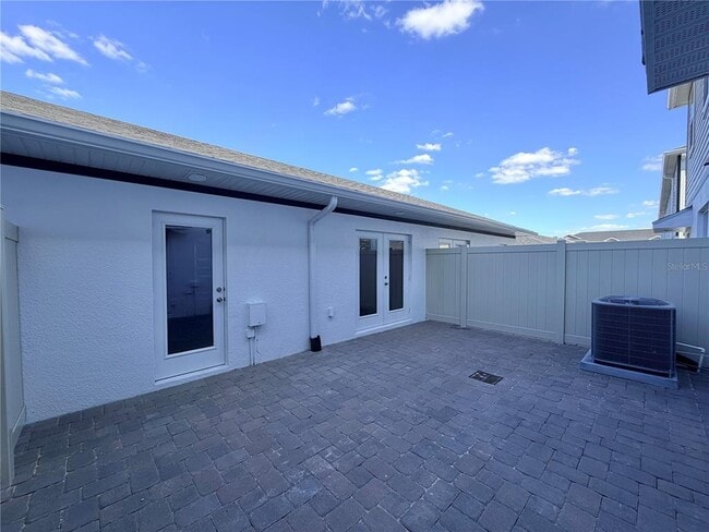 Building Photo - 15481 Bay Brg St