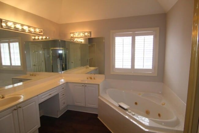 Building Photo - 1140 Graystone Crossing