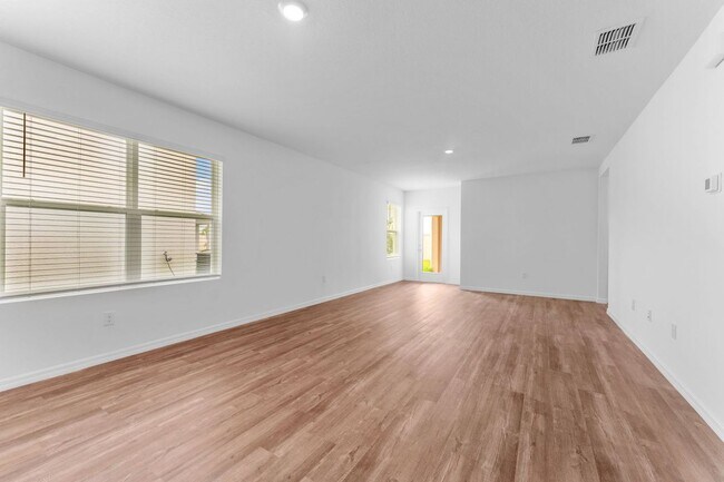 Building Photo - 10583 Dusty Boot Rd