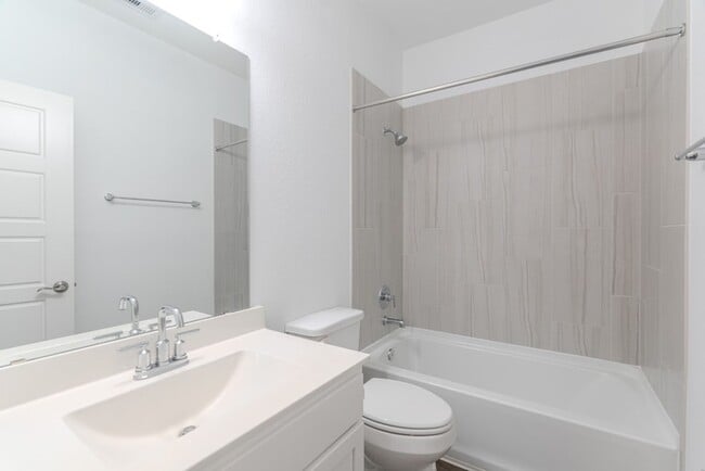 Building Photo - 17116 Coneflower Pl