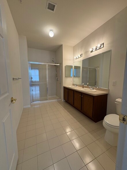 Master bath - 326 Timberlake Dr