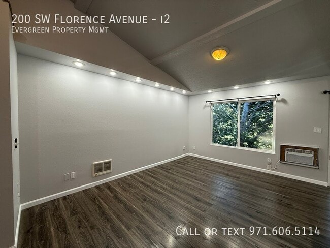 Building Photo - 200 SW Florence Ave