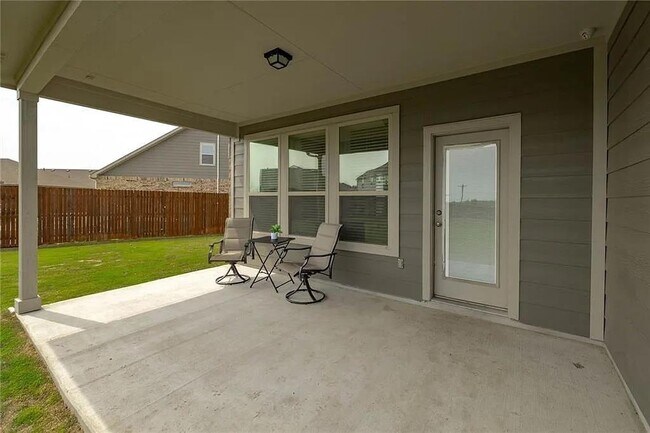 Building Photo - 165 Carlina Lp