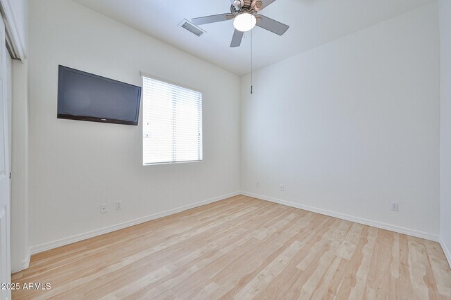 Building Photo - 30870 N 125th Dr