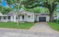 Building Photo - 834 Live Oak St