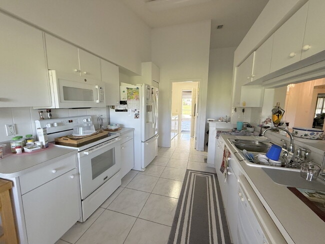 Building Photo - Heritage Pines active 55+ community 2/2 villa