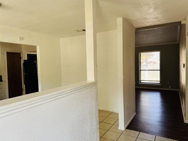 Building Photo - 912 Woodview Dr