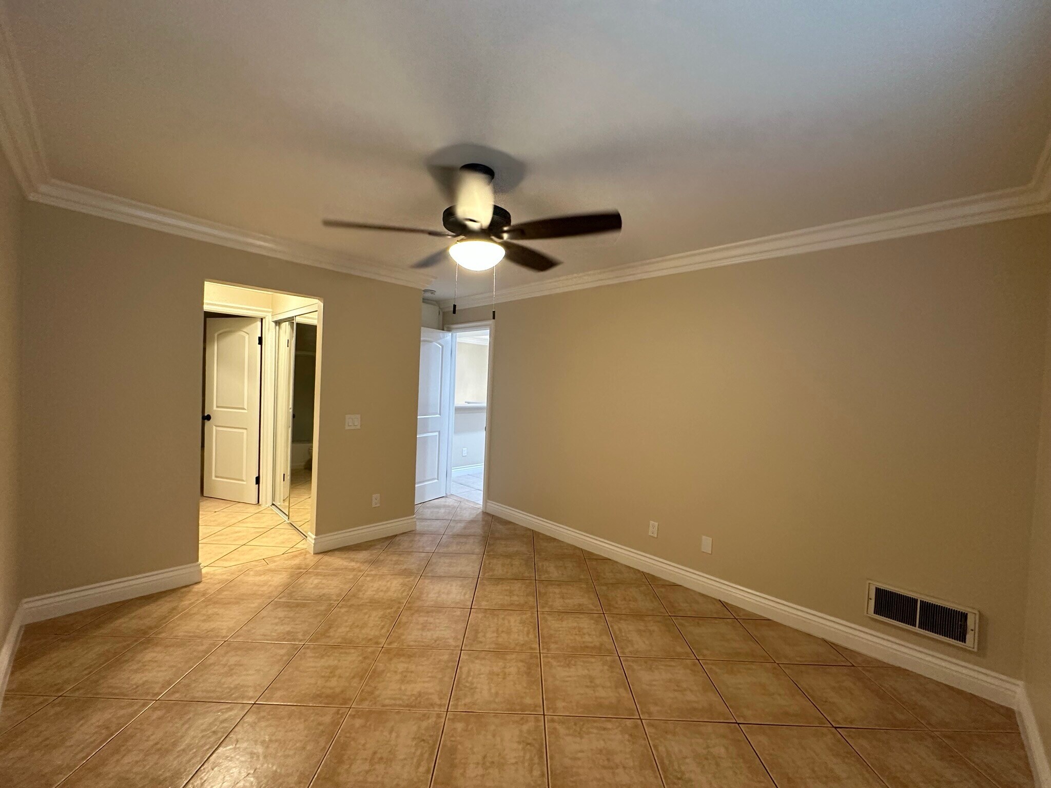 Building Photo - 227 Woodland Pky