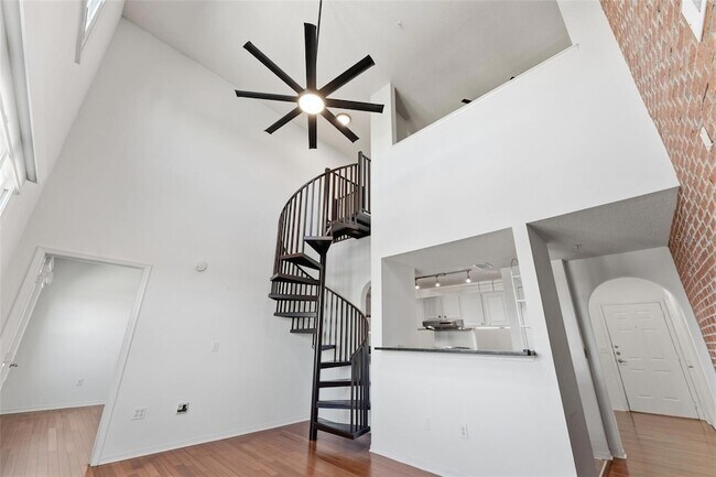 Building Photo - 501 Knights Run Ave