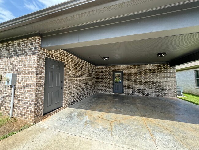 Building Photo - Gated Community