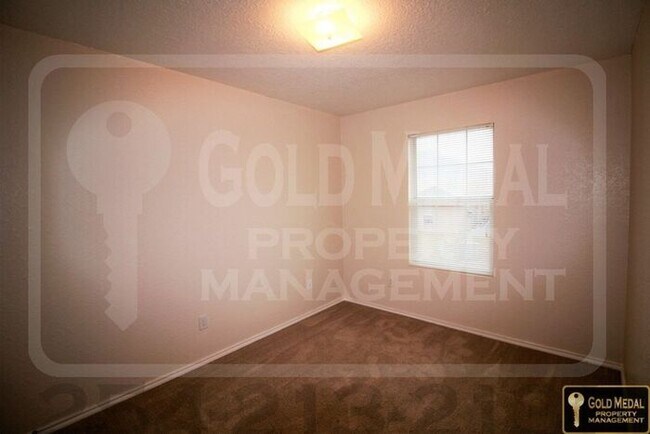 Building Photo - 4500 Sylvia Dr