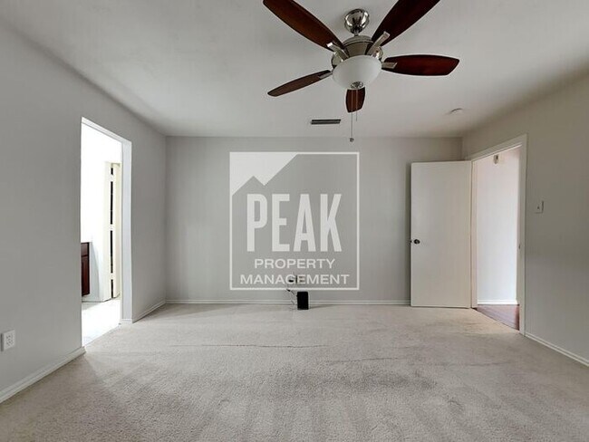 Building Photo - $2,600! Beautiful 3 Bed, 2 Bath home in Desirable Plano! Tour today!