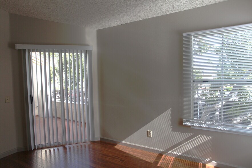 Second Bedroom - 2001 Lakeridge Cir