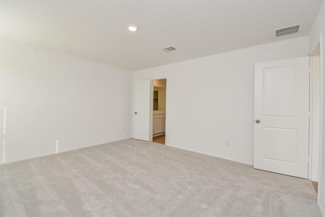 Building Photo - 5226 Sunvalley Bend Dr