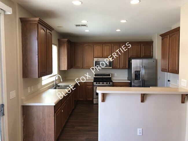 Building Photo - 4810 E Orchard Grass Dr