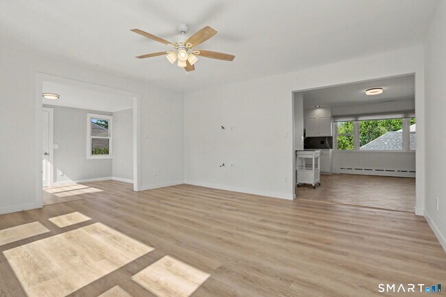 Building Photo - 92 Burwood Ave