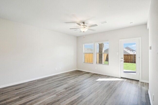 Building Photo - 516 Ezra Ln