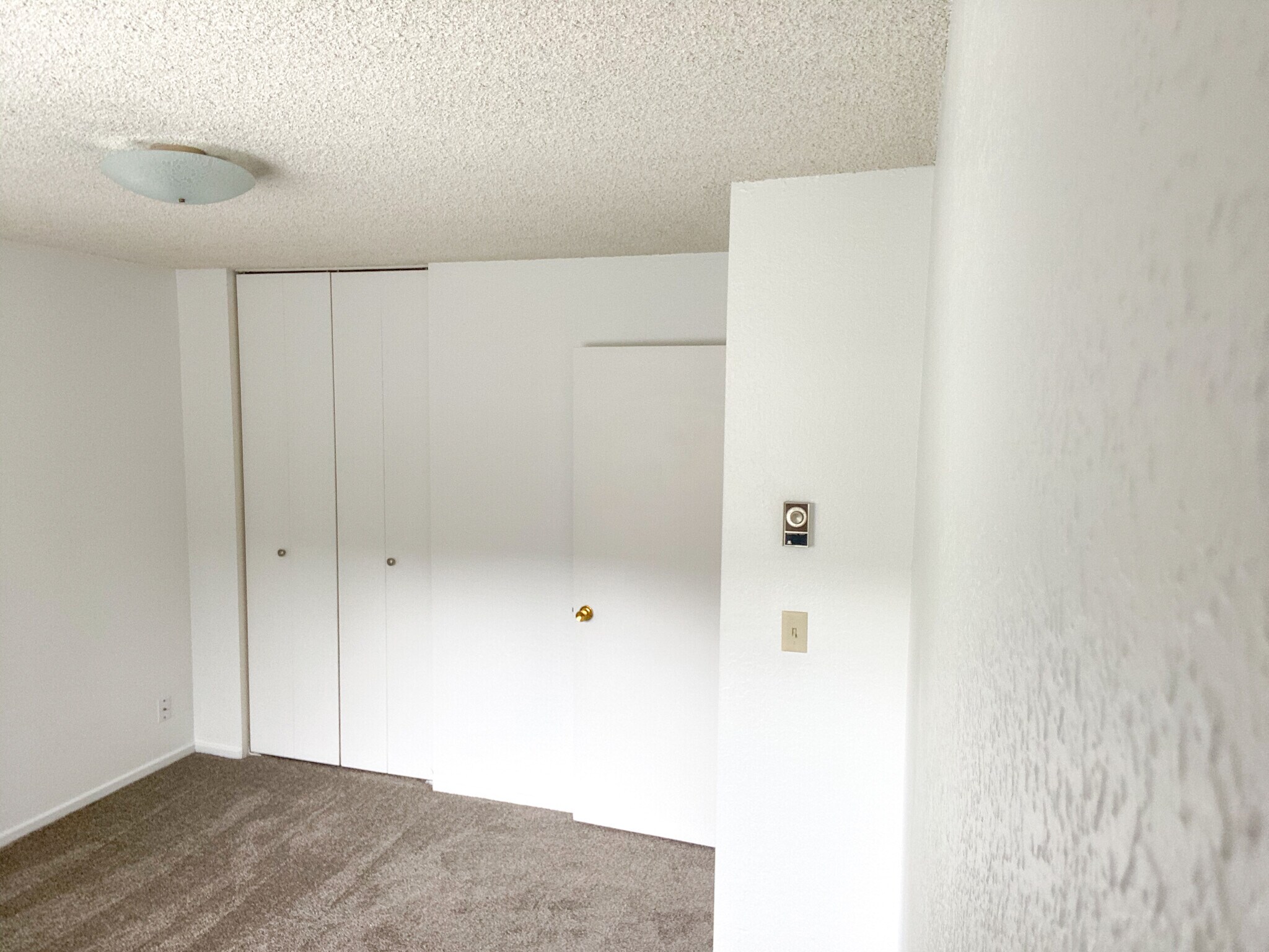 Bedroom #1 with two closets - 1366 Fredericks St