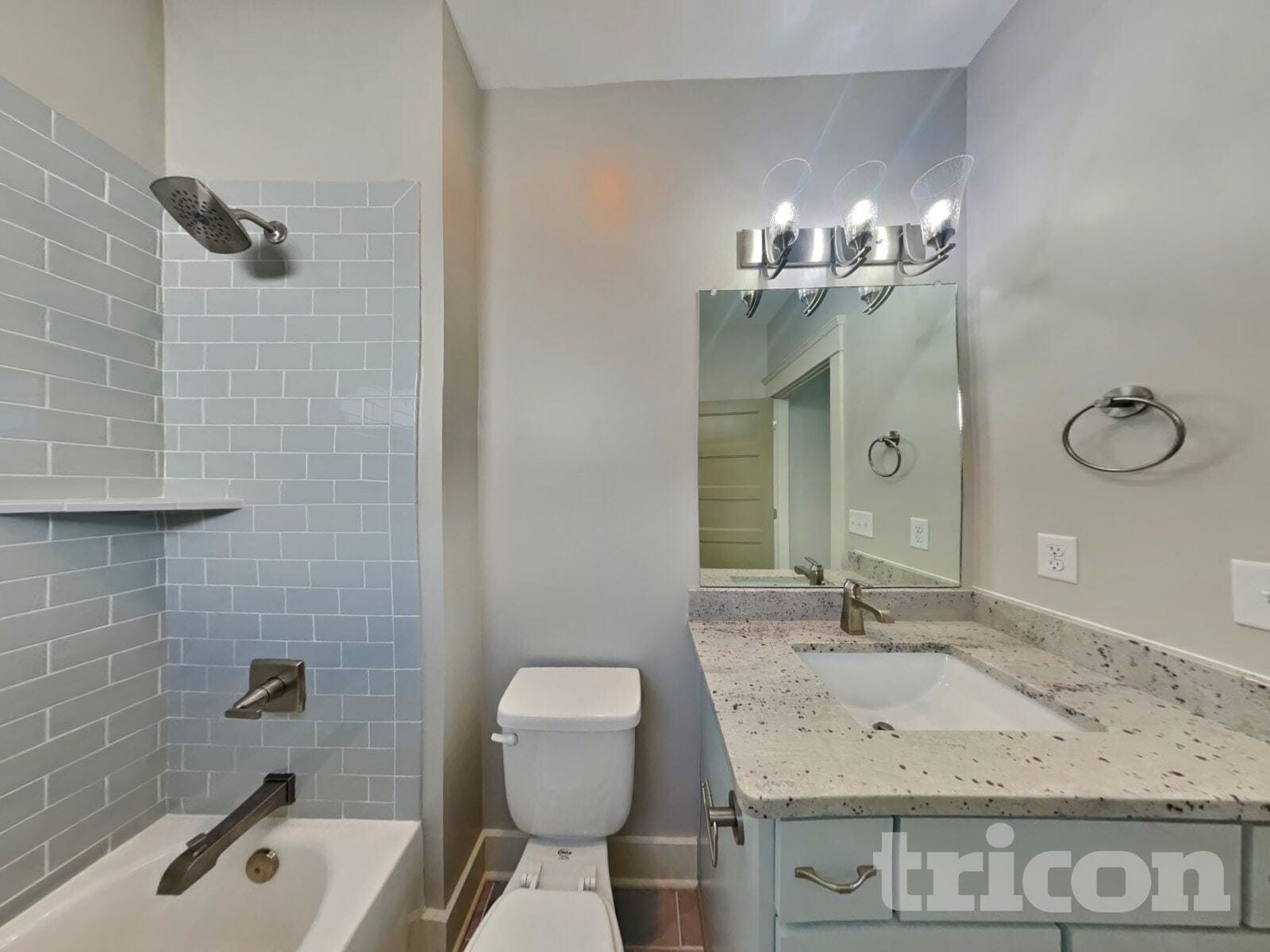 Building Photo - 1208 Hillwood Private Cove
