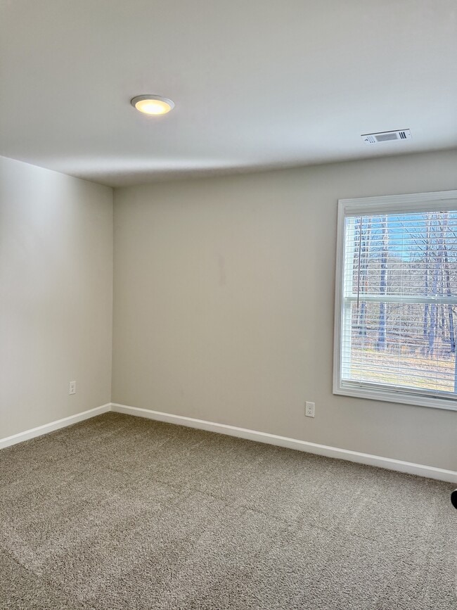 Building Photo - 401 Fox Crk Dr