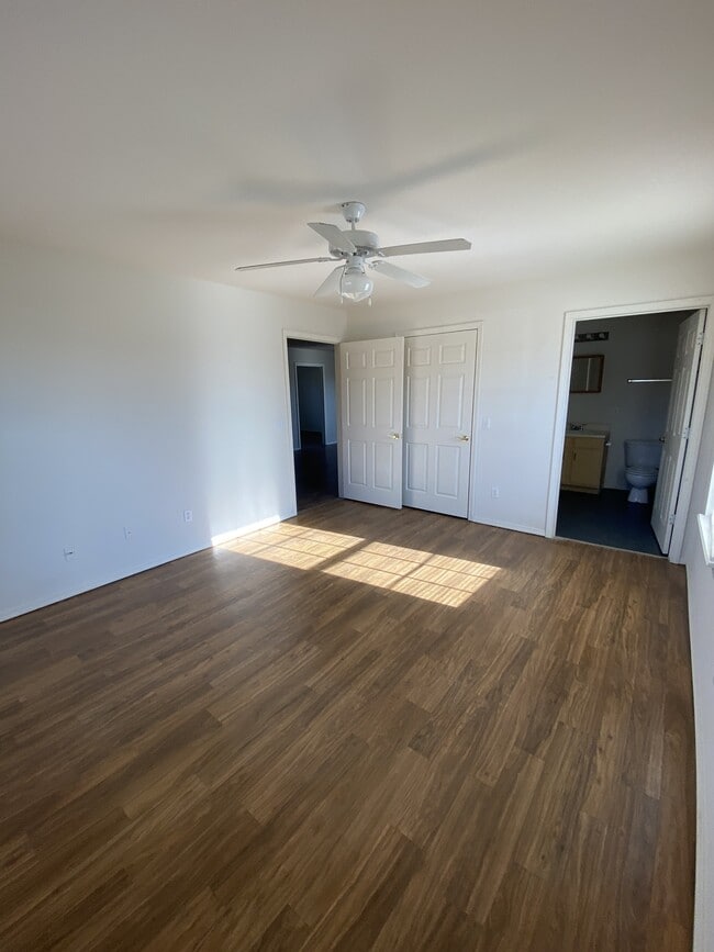 Building Photo - 1429 Azalea Dr