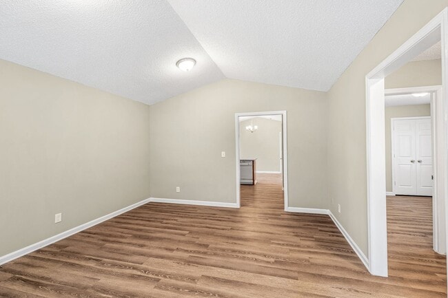 Building Photo - Welcome to this charming 4 bedroom, 2 bathroom home located in Greensboro, NC.