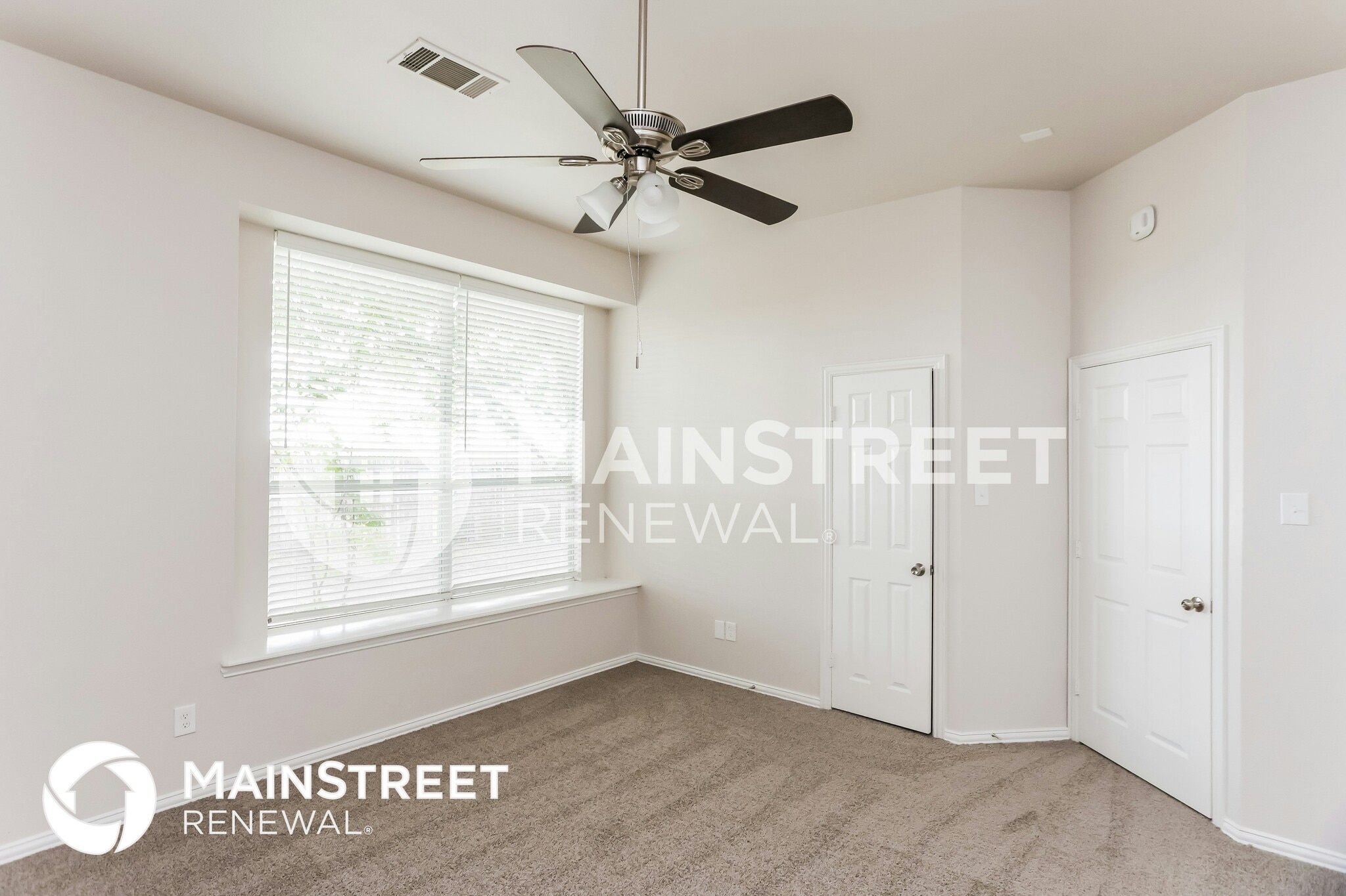 Building Photo - 700 Shady Meadow Ln