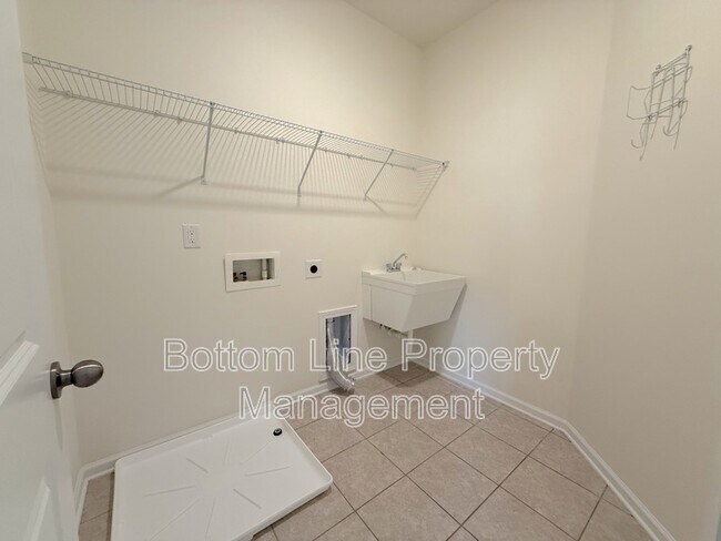 Building Photo - 14929 Baldridge Dr
