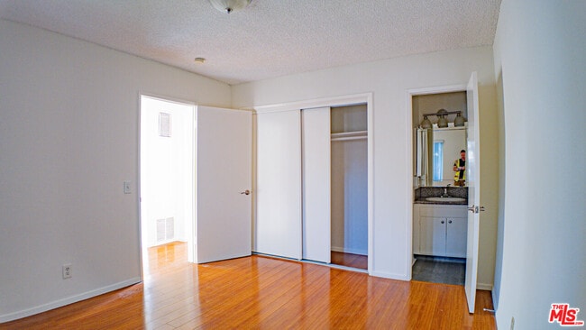 Building Photo - 447 W Elk Ave