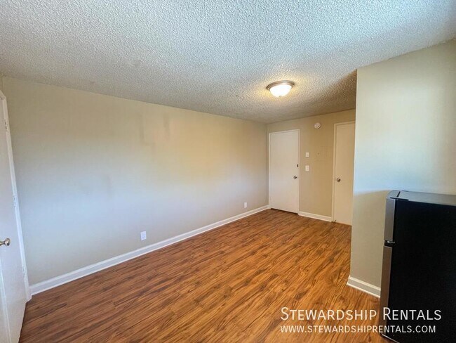 Building Photo - 1793 Patterson Alley