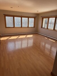 Building Photo - 72 Park Ave