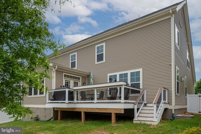 Building Photo - 547 Apricot St