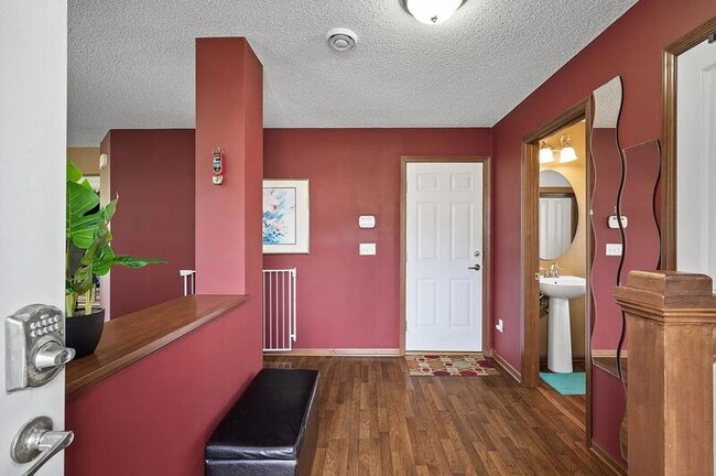 Building Photo - 15860 60th Ave N