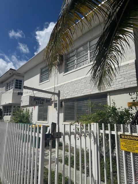 Building Photo - 8132 Harding Ave