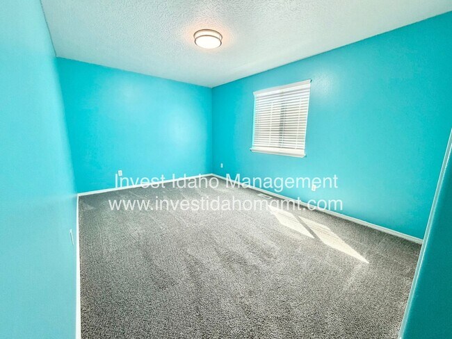Building Photo - 17383 N Chouteau Ave