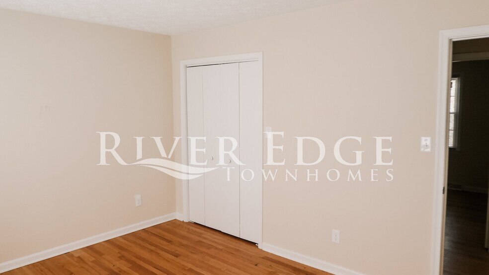 Building Photo - 508 Lusardi Dr