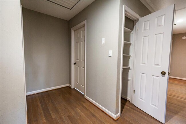 Building Photo - 2418 Sagamore Hills Dr