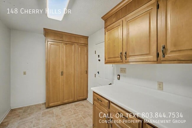 Building Photo - 148 Cherry Hills Dr