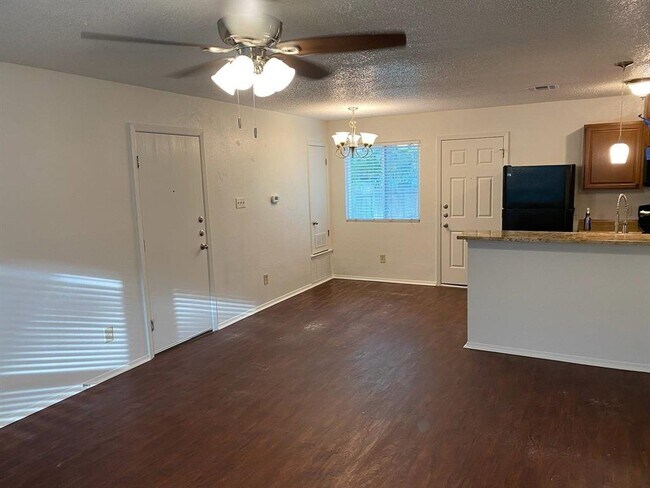 Building Photo - 7307 Cooper Ln