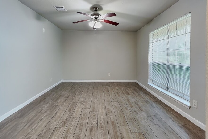 Building Photo - 4523 Bayou Vista Dr