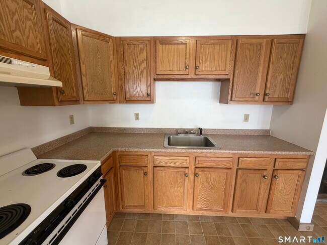 Building Photo - 277 N Main St