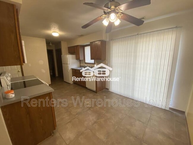 Building Photo - 509 15th St SE