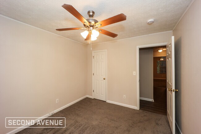 Building Photo - 6614 Rebecca Lou Ln